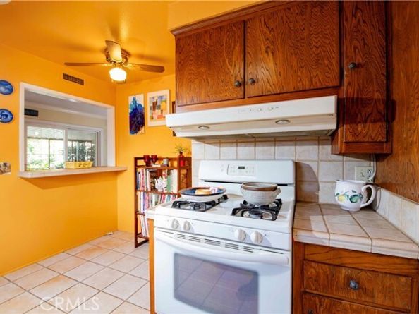 6928 Bobbyboyar, West Hills (los Angeles) CA 91307