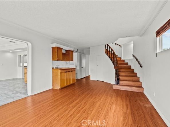 12619 Gladstone Avenue, Sylmar (los Angeles) CA 91342
