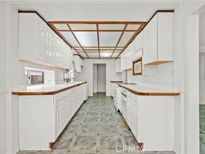 12619 Gladstone Avenue, Sylmar (los Angeles) CA 91342