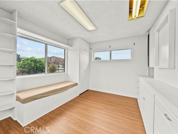 12619 Gladstone Avenue, Sylmar (los Angeles) CA 91342