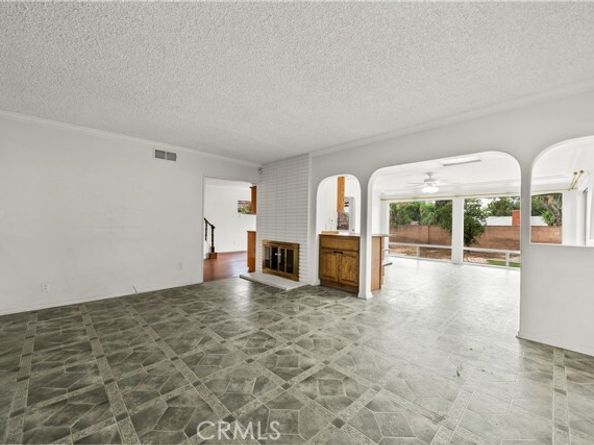 12619 Gladstone Avenue, Sylmar (los Angeles) CA 91342