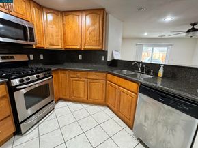 404 Coral Reef Rd, Alameda CA 94501