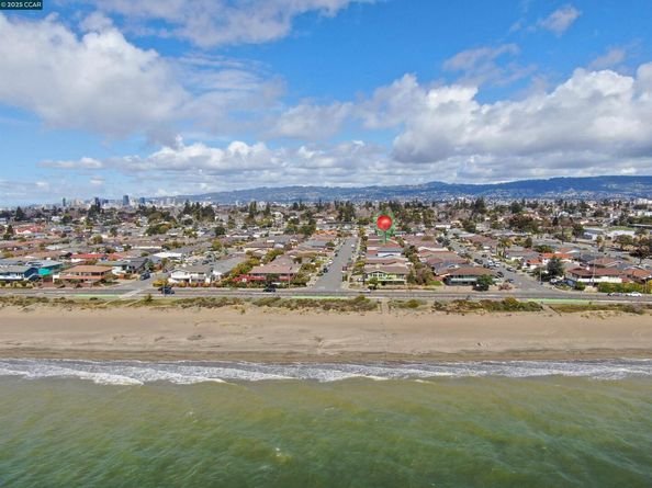 404 Coral Reef Rd, Alameda CA 94501