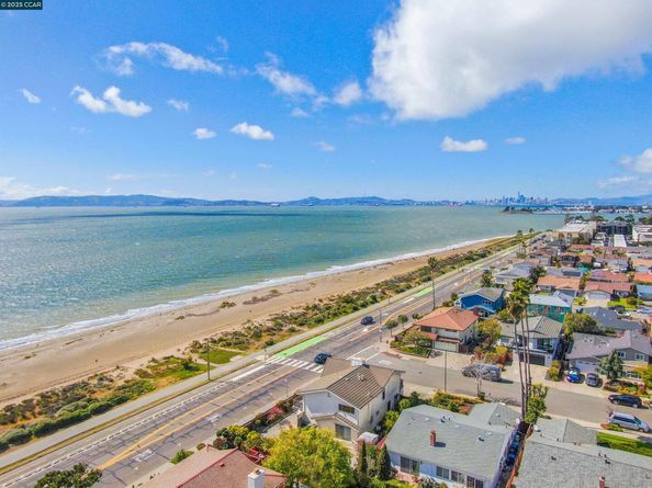 404 Coral Reef Rd, Alameda CA 94501