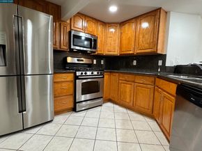 404 Coral Reef Rd, Alameda CA 94501