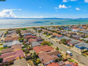 404 Coral Reef Rd, Alameda CA 94501