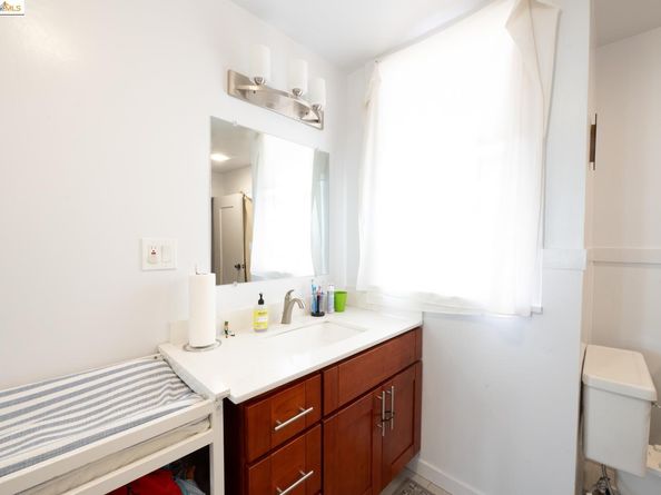 2232 11Th Ave, Oakland CA 94606