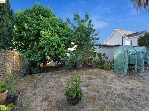 2232 11Th Ave, Oakland CA 94606