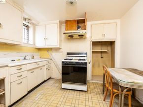 2232 11Th Ave, Oakland CA 94606
