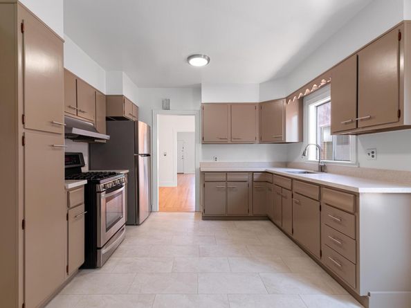 2714 67th Ave, Oakland CA 94605