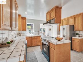 6659 Exeter Dr, Oakland CA 94611