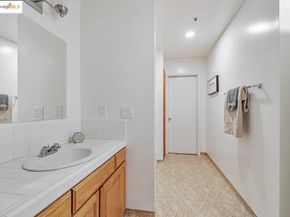 6659 Exeter Dr, Oakland CA 94611