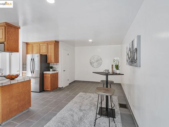 6659 Exeter Dr, Oakland CA 94611