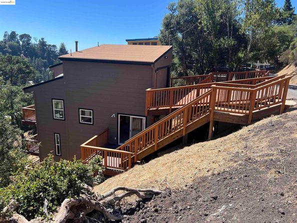 6659 Exeter Dr, Oakland CA 94611