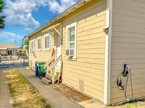 10504 Voltaire Ave, Oakland CA 94603