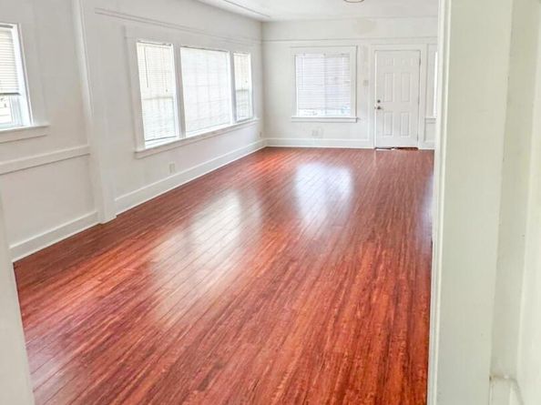 10504 Voltaire Ave, Oakland CA 94603