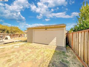 10504 Voltaire Ave, Oakland CA 94603