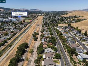 6625 Pioneer Ln, Dublin CA 94568