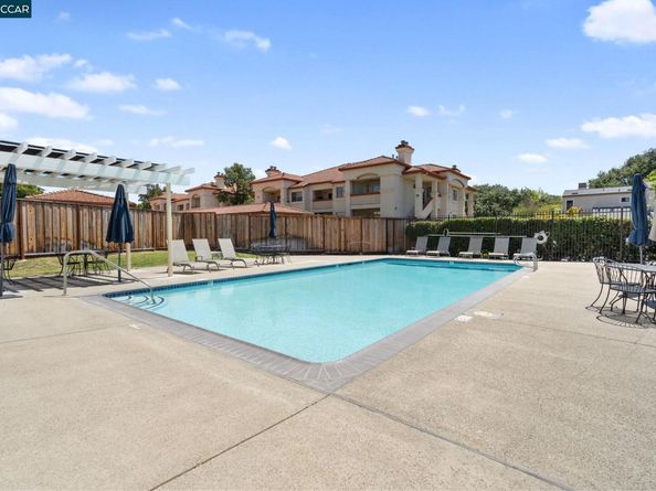 6625 Pioneer Ln, Dublin CA 94568
