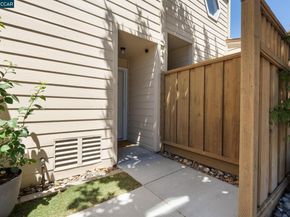 6625 Pioneer Ln, Dublin CA 94568