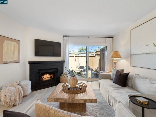 6625 Pioneer Ln, Dublin CA 94568