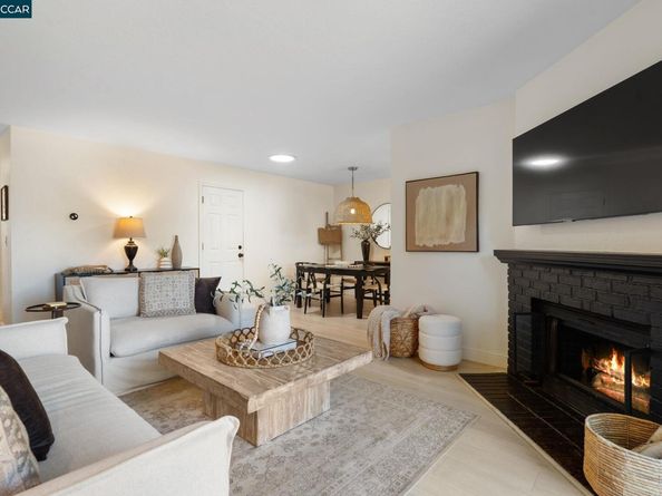 6625 Pioneer Ln, Dublin CA 94568