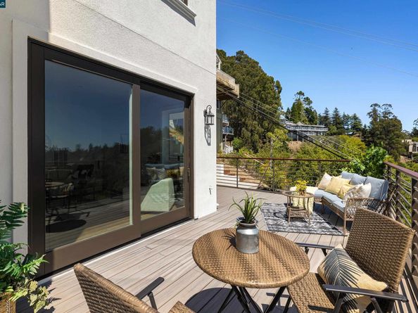 6979 Elverton Dr, Oakland CA 94611