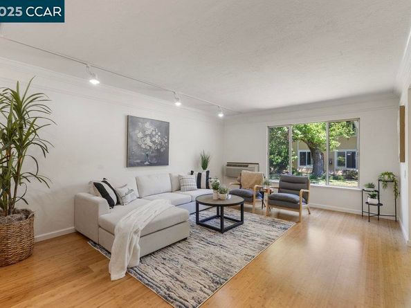 1833 Skycrest Dr 2, Walnut Creek CA 94595