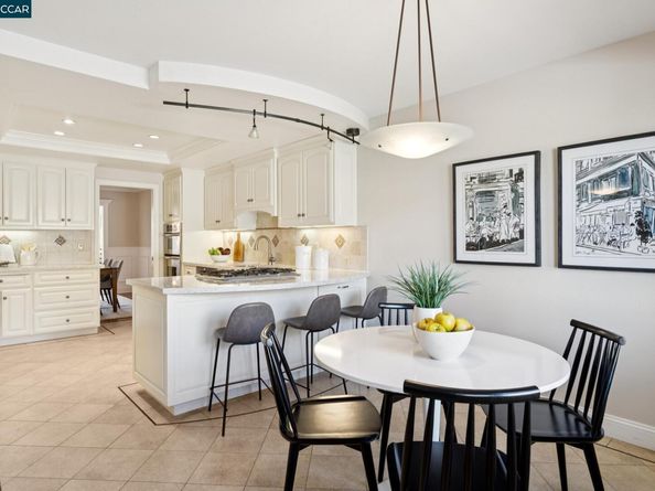 21 Via Barcelona, Moraga CA 94556