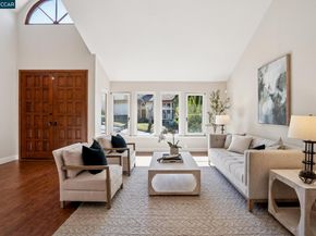 21 Via Barcelona, Moraga CA 94556