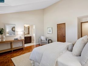 21 Via Barcelona, Moraga CA 94556