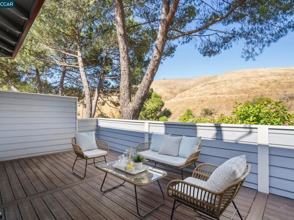 21 Via Barcelona, Moraga CA 94556