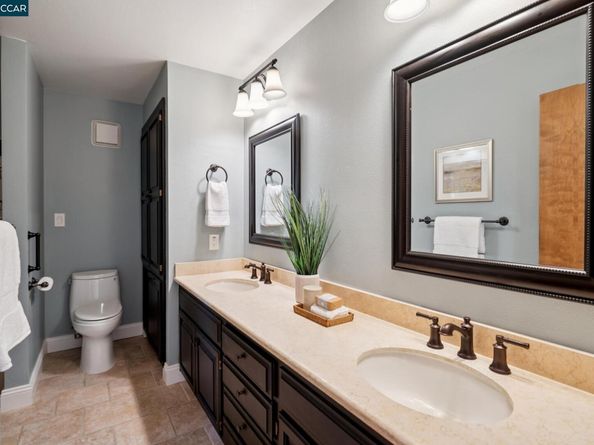 21 Via Barcelona, Moraga CA 94556