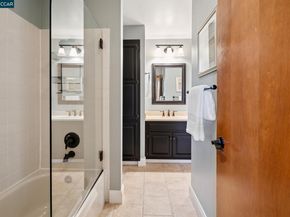 21 Via Barcelona, Moraga CA 94556