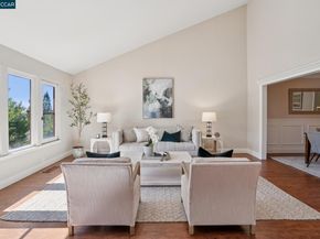 21 Via Barcelona, Moraga CA 94556