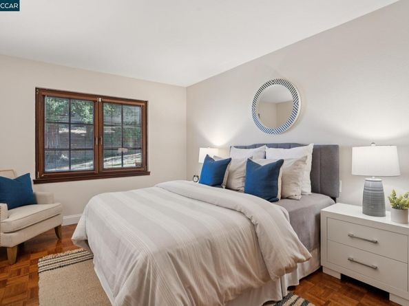 21 Via Barcelona, Moraga CA 94556