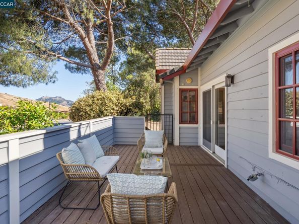 21 Via Barcelona, Moraga CA 94556