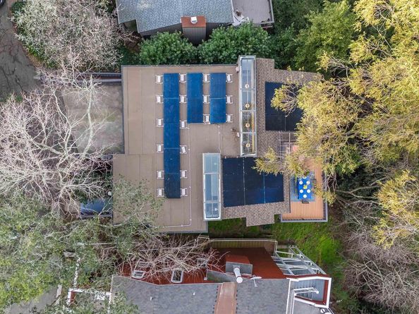 6425 Zinn Dr, Oakland CA 94611