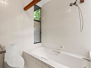 6425 Zinn Dr, Oakland CA 94611