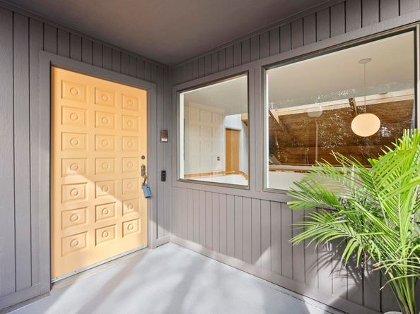 6425 Zinn Dr, Oakland CA 94611