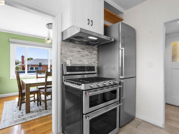 1222 Hollywood Ave, Oakland CA 94602