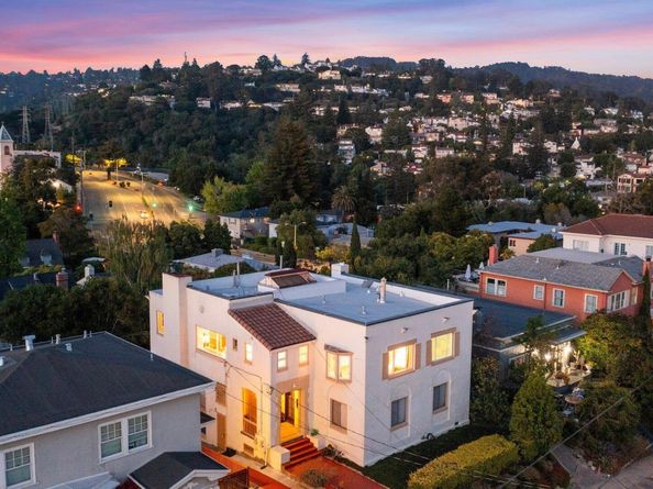 1222 Hollywood Ave, Oakland CA 94602