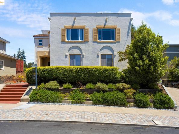 1222 Hollywood Ave, Oakland CA 94602