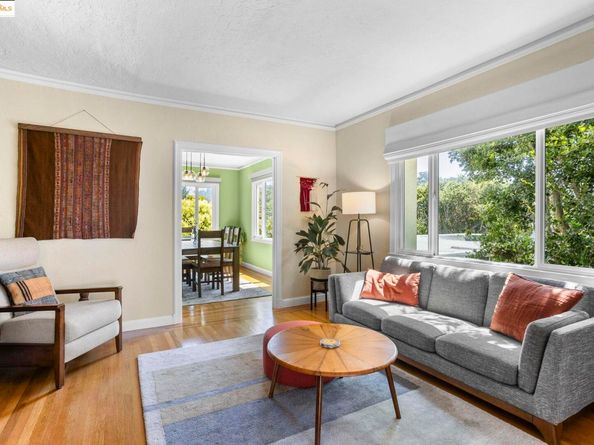 1222 Hollywood Ave, Oakland CA 94602