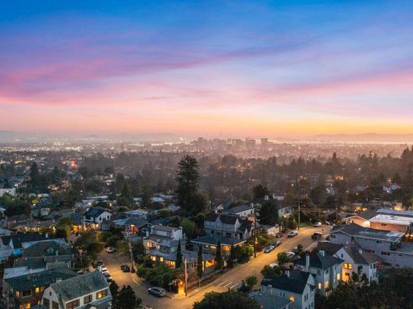 1222 Hollywood Ave, Oakland CA 94602