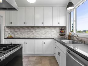 1222 Hollywood Ave, Oakland CA 94602