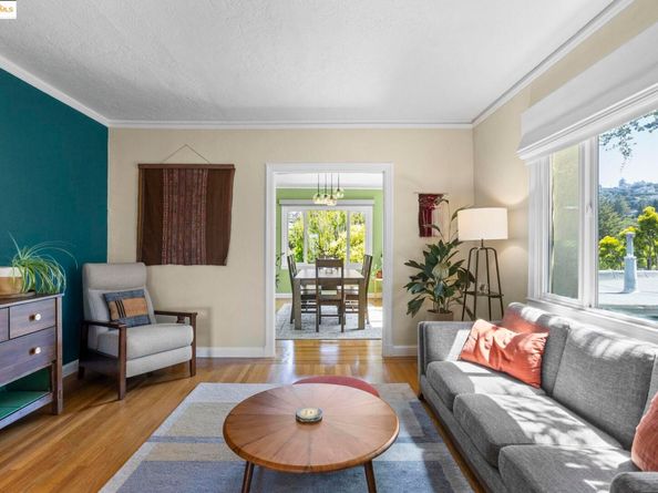 1222 Hollywood Ave, Oakland CA 94602