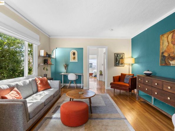 1222 Hollywood Ave, Oakland CA 94602