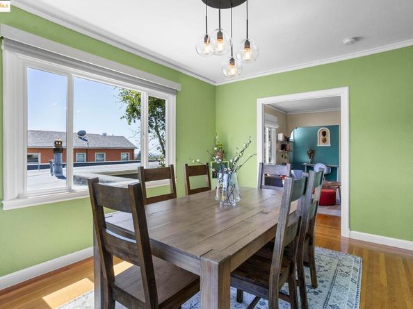 1222 Hollywood Ave, Oakland CA 94602