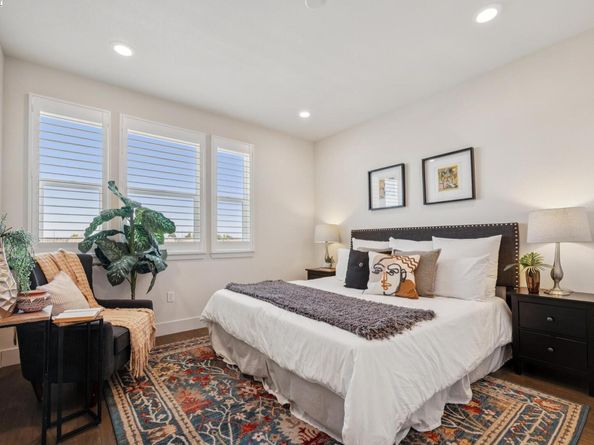 1815 Balsa St, Alameda CA 94501